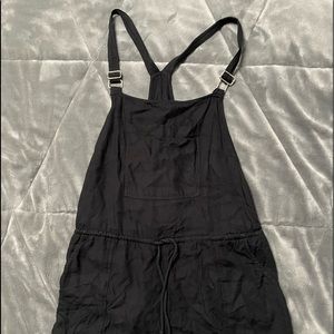 linens overall shorts